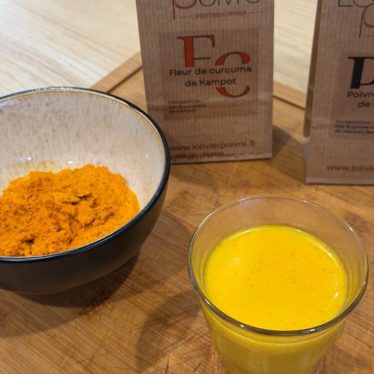 Lait d'or au curcuma et poivre noir de Kampot
